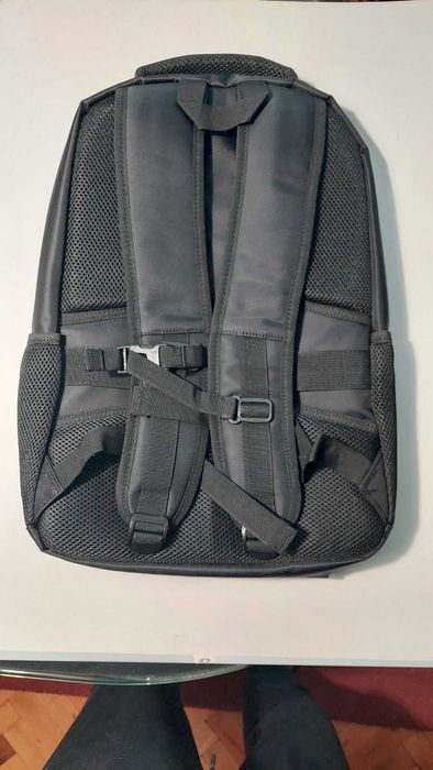 Нова раница за лаптоп