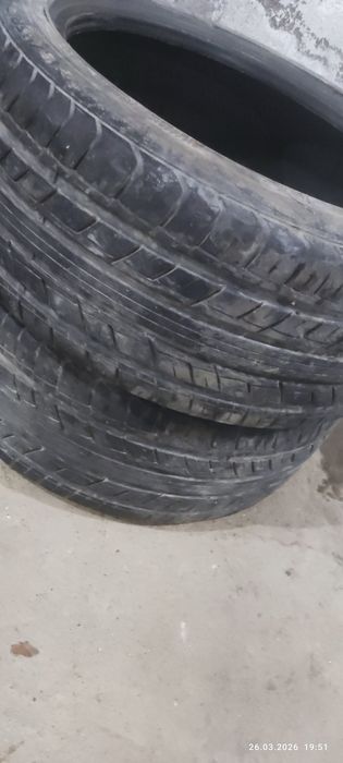 215 45 R17 balon sotiladi 2ta