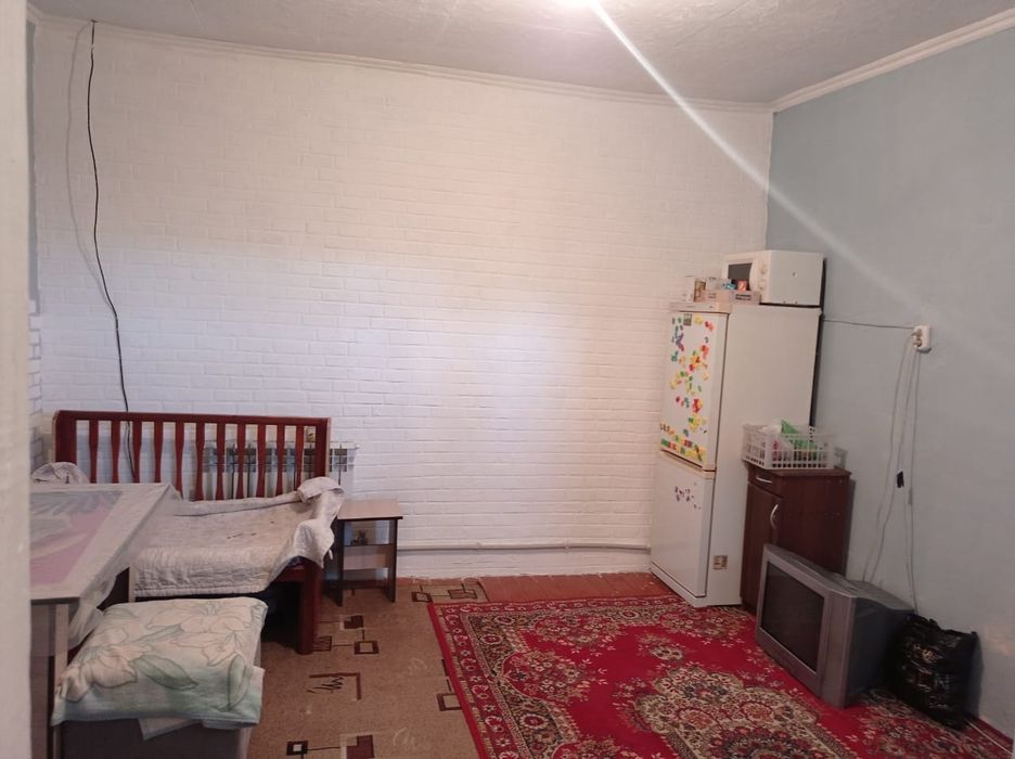 меняю пол дома на квартиру