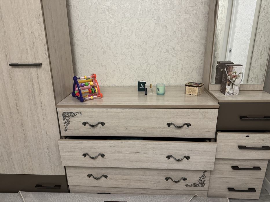 Продам гарнитур 25000