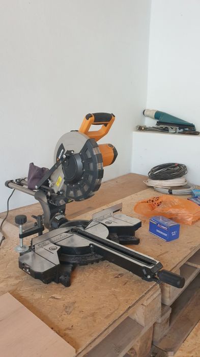 Продам оборудование столярные мебельные станки.