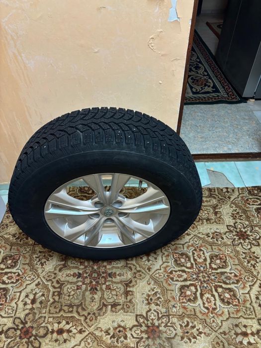 Продается диски Toyota с зимними шинами