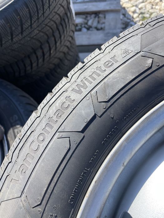 215/60/17C CONTINENTAL 4бр. с джанти VW 5x120 оригинал