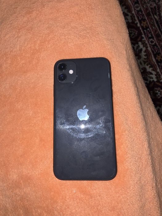 IPhone 11   б/у.
