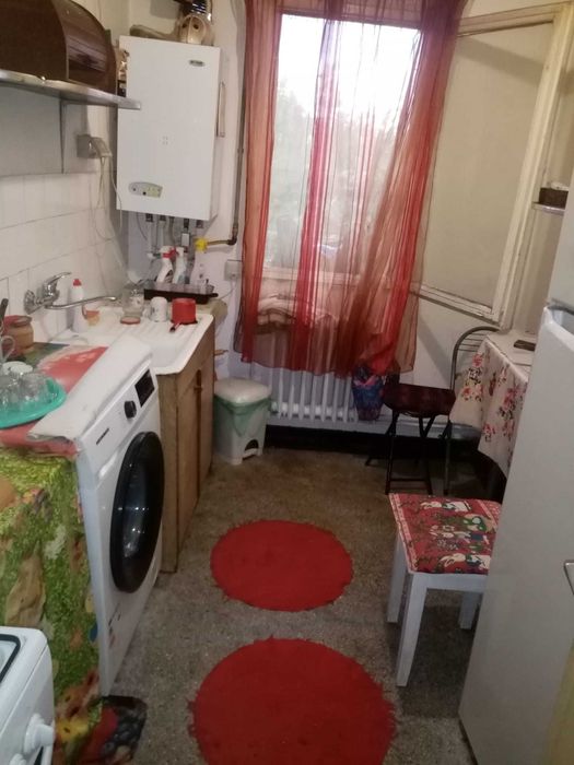 Podu Ros, proprietar închiriez 1 cameră  decomandată 12 mp. înapart