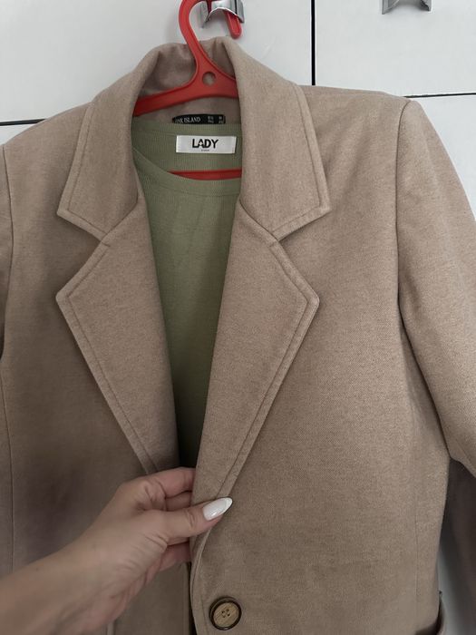 Удлиненный пиджак теплый