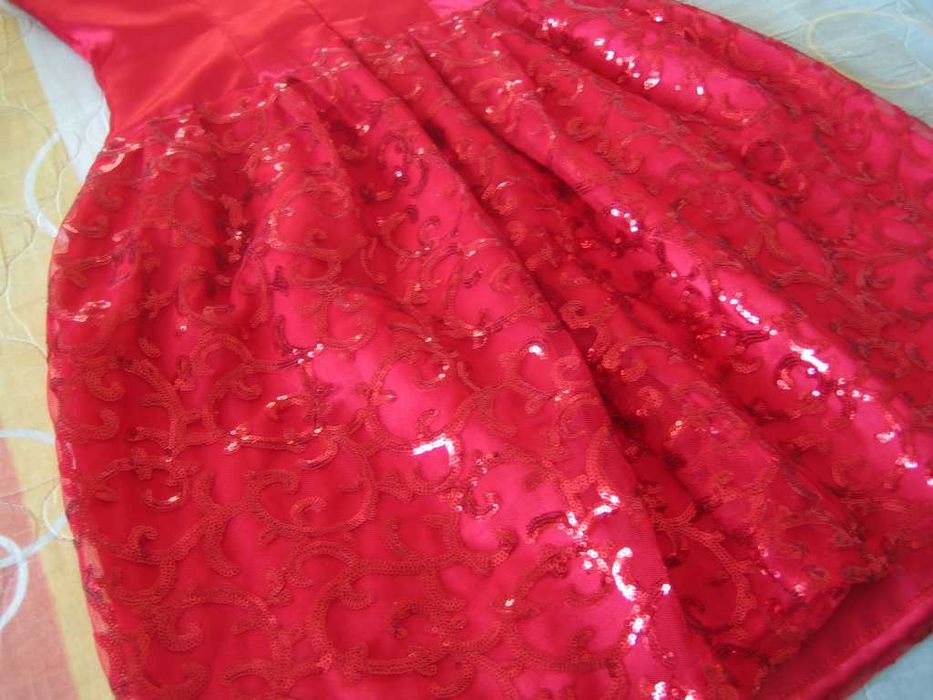 Официална рокля за 15 годишно момиче