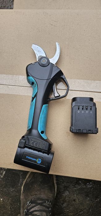 Foarfeca vie ,livada,pomi Campagnola M cu acumulatori ,import