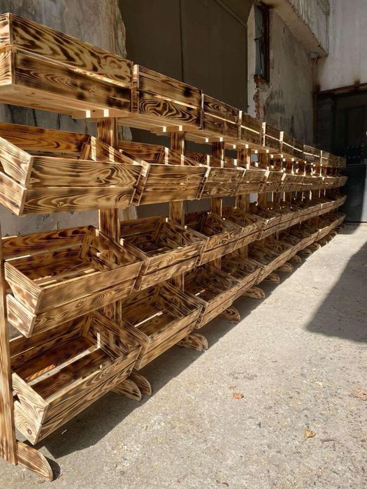 Стелажи от дърво за плод и звленчук