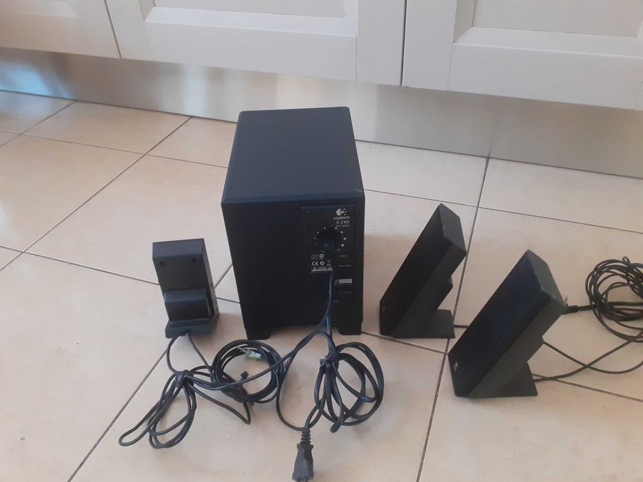 sistem boxe 2.1 Logitech