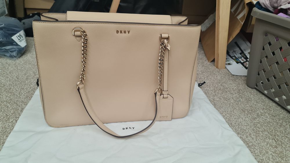 Оригинална естествена кожа DKNY