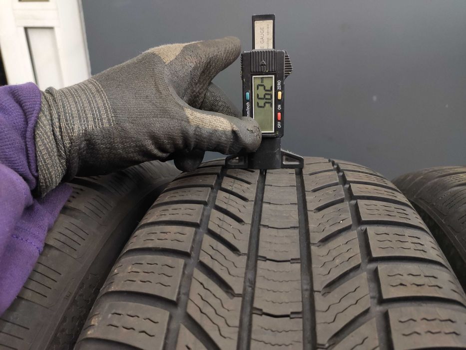 4бр Зимни Гуми 215 65 17 - Continental