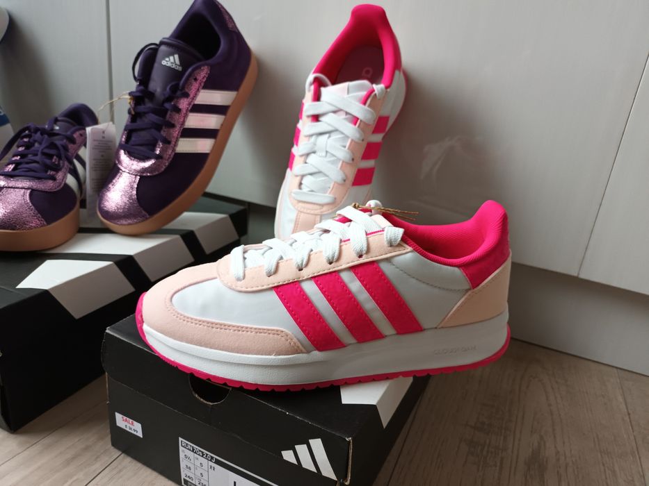 Нови маратонки на Adidas размер 38(5)