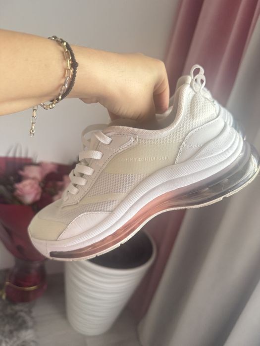 Tommy Hilfiger adidasi