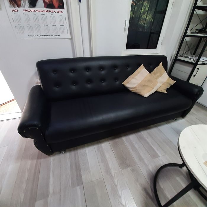 Продам диван из искусственной кожи