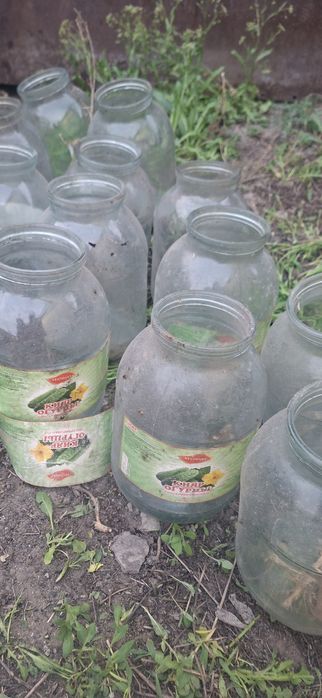 Продам  банки  2 х литровый