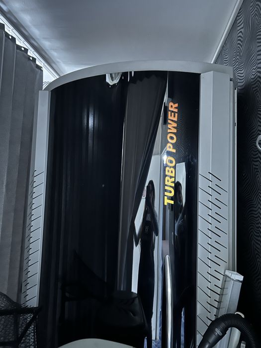 Професионален вертикален солариум Turbo Power – отлично състояние