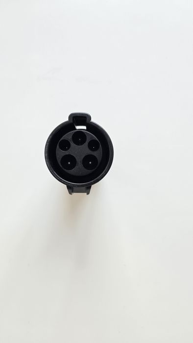 Адаптер Type 1 към Tesla