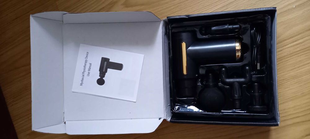 Acest aparat de masaj  tip pistol