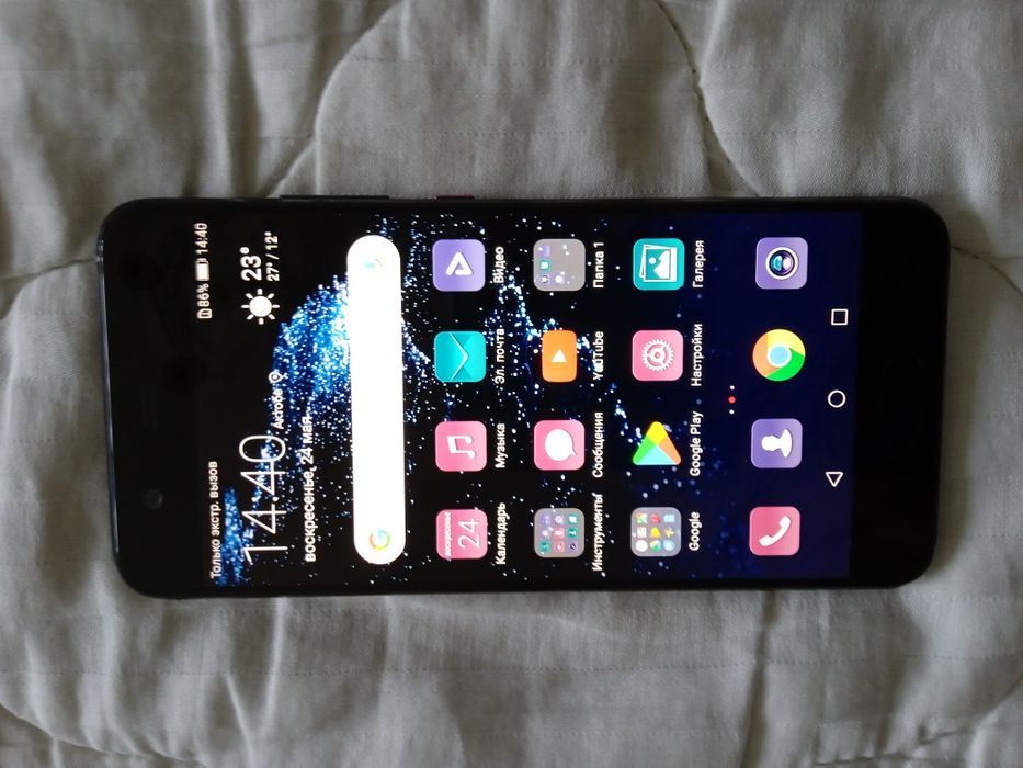 Телефон Huawei P-10