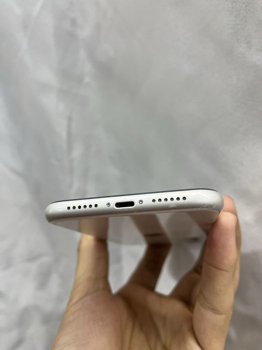 IPhone 11 64GB LL/A.       .