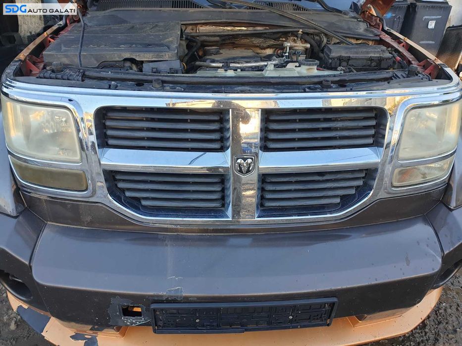 Grila Centrala cu Emblema Cromata Dodge Nitro 2007 - 2012 [C8841]