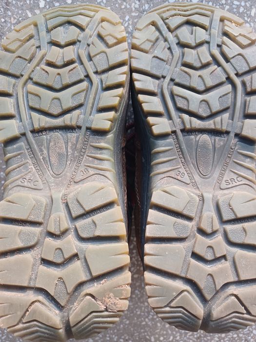 Bocanci cofra si sixton