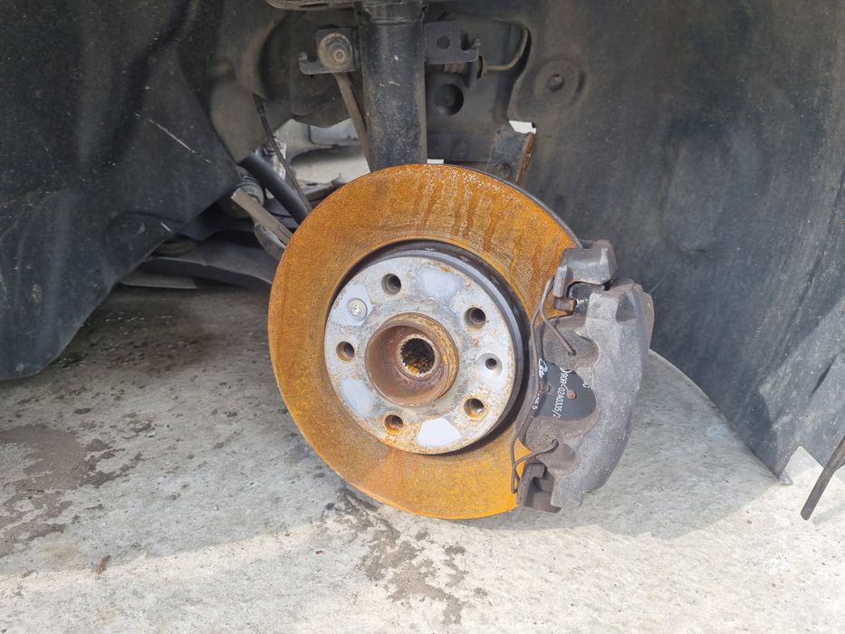 Fuzeta fata dreapta Renault Megane 3 [Fabr 2008-2015]1.6 dCi R9M-A4 96