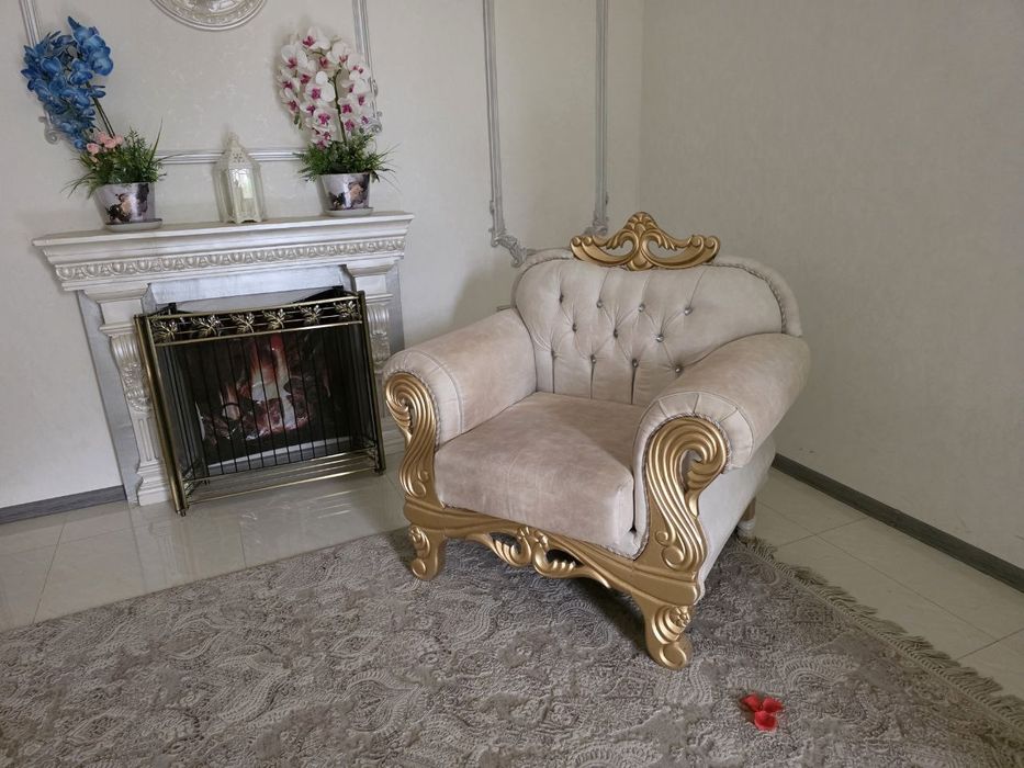 Дван кресло сотилади