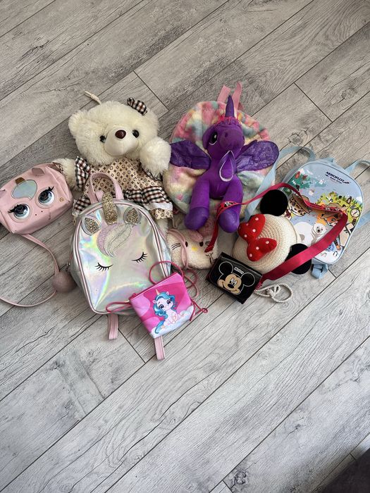 Набор детских рюкзаков и сумочек