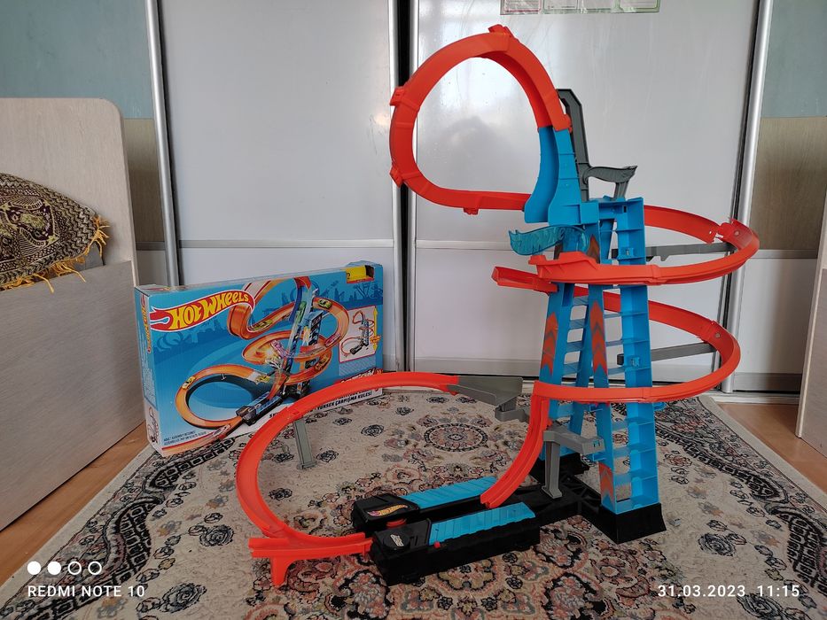 Hot wheels (хот вилс)