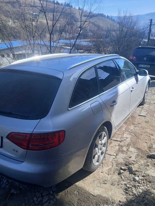 Audi a4 b8 mașină in stare buna