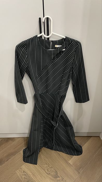 Платье с ремешком