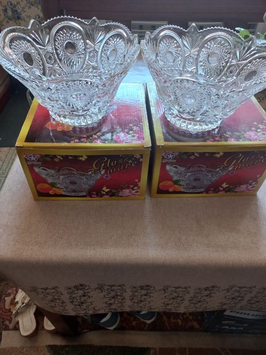 Срочно продам  вазы новые