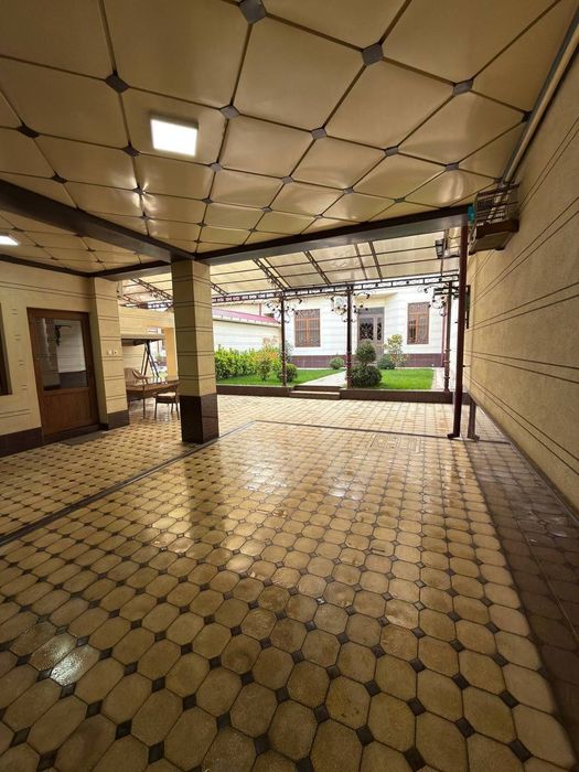 Продается ЕвроДом 8 комнат, ориентир: Катта Олтинтепа, 280м²