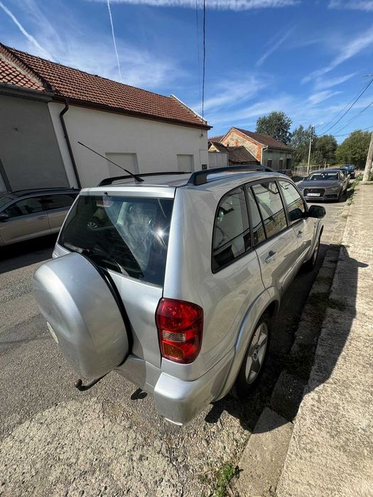 Toyota RAV4 2.0 D-4D 4x4 - stare functionala foarte buna