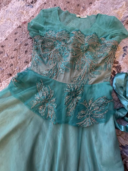 Продам очень красивое платье на выпускной