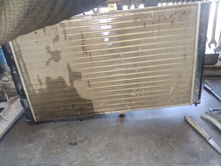 Продам радиатор на ваз 2110 12