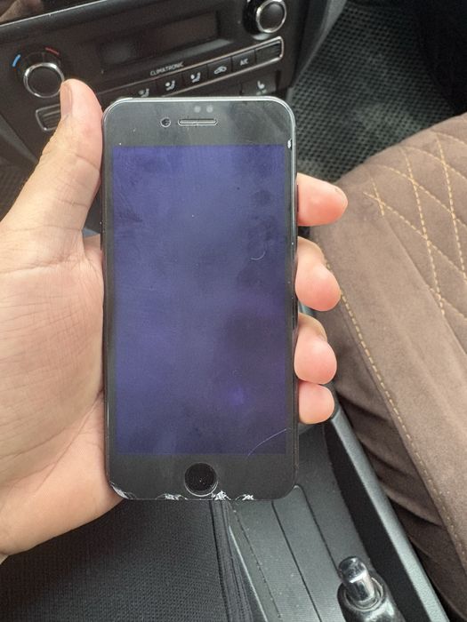 Продам Айфон 7 в хорошем состоянии