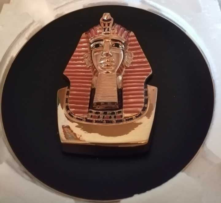 Vand farfurie portelan cu Faraonul Ramses pictata manual cu aur