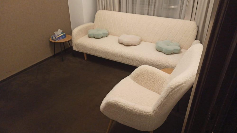 Rezervă cabinet pentru ședința de psihoterapie/consiliere pe zi- ușor