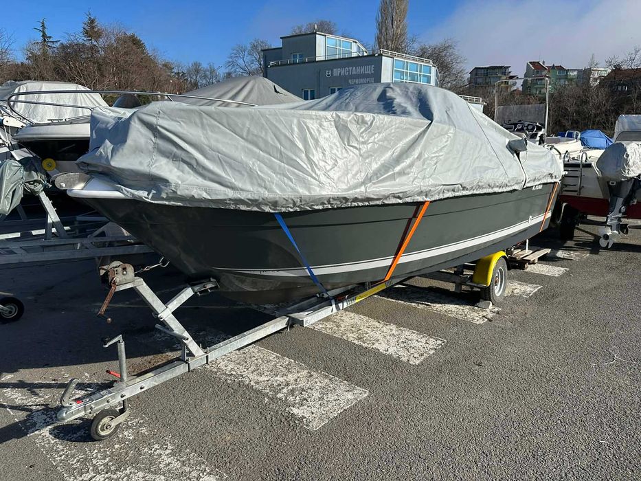 B2 Marine Cap Ferret 522 Sundeck
