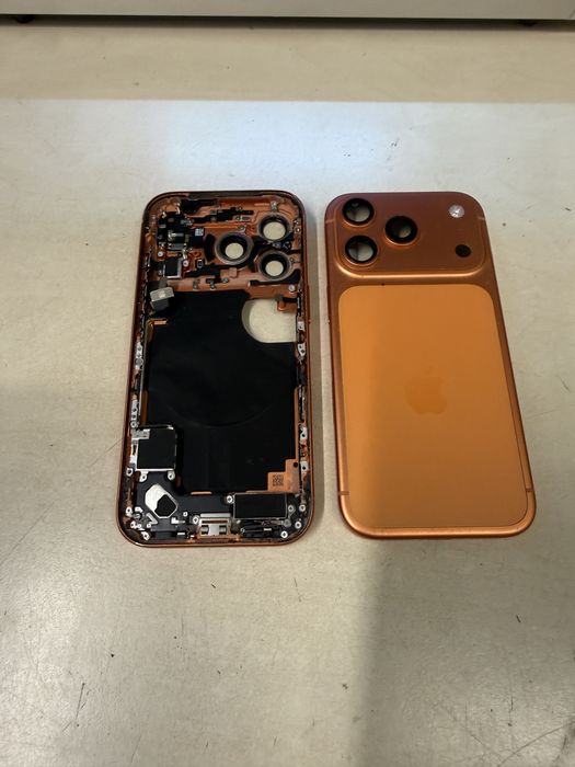 Carcasa originala iphone 17 pro