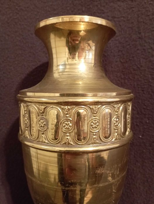 Комплект от две големи старинни месингови вази - ваза