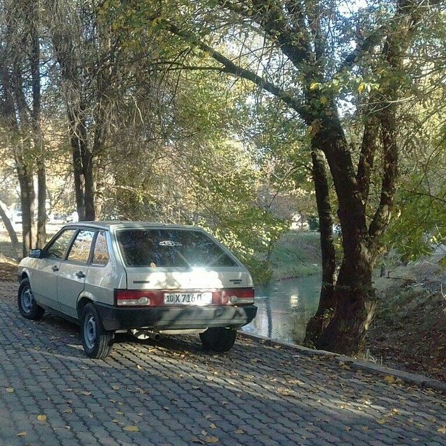 Vaz 2109 sotiladi