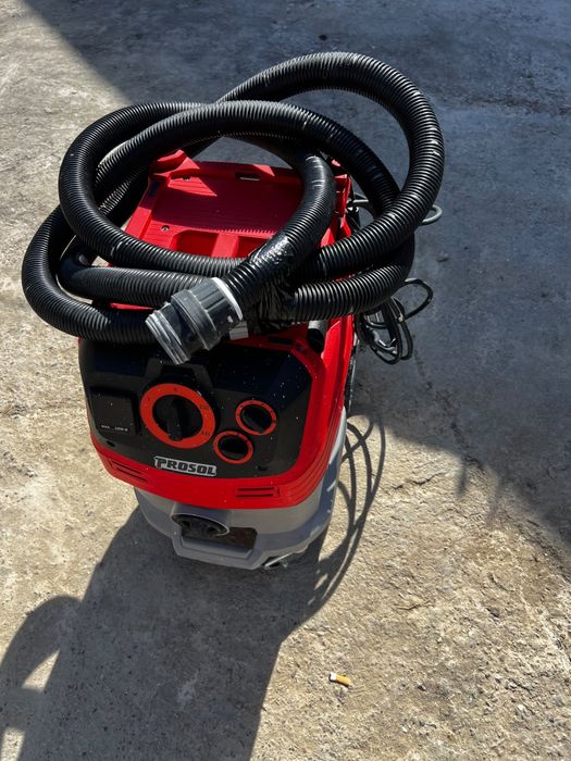 Aspirator industrial folosit o luna de zile