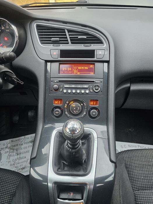 Peugeot 5008 1.6 hdi An 2012 euro 5