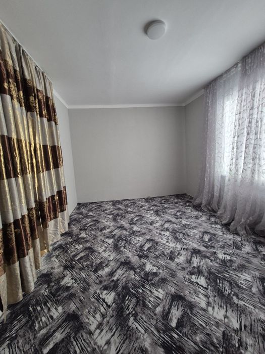 Xovlilik uy 6 sotix 8 honalik 2 dush Termiz Mahallasida