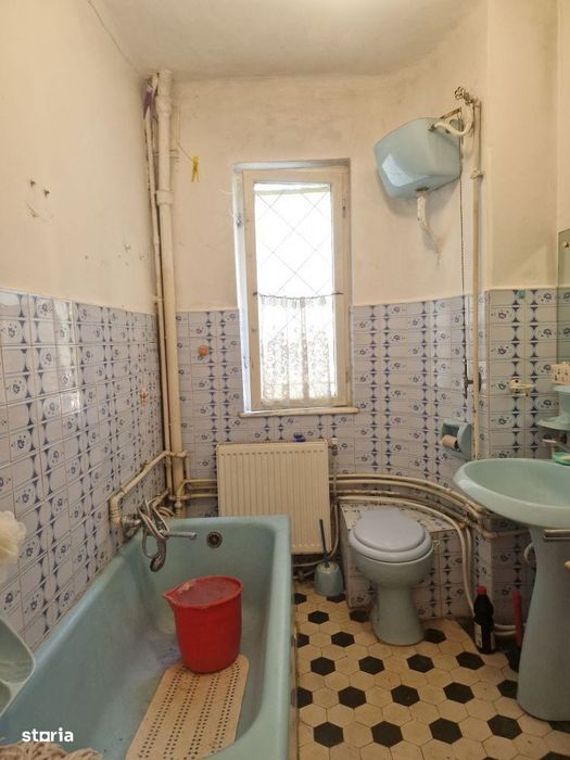 Cafrom Imobiliare - Semicentral "Pomul Verde"- Imobil de Vanzare