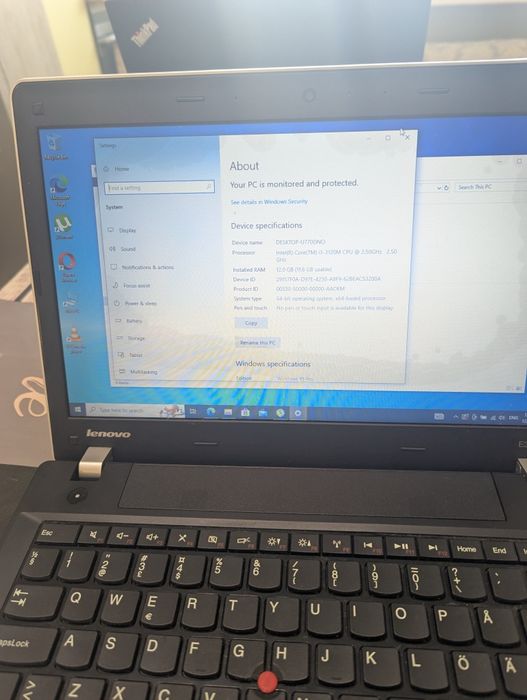 Лаптоп Леново Е 330